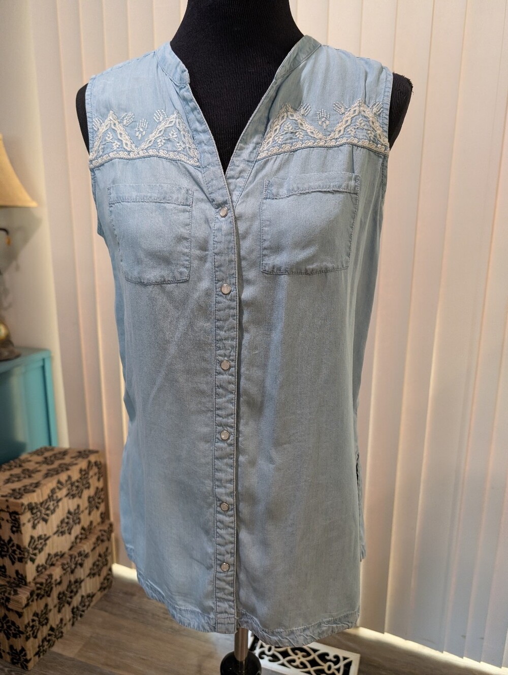 American Rag Sleeveless Button Down Embroidered Chambrey Top